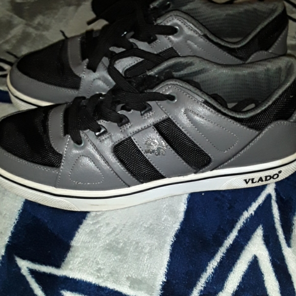 Shoes - Picture 3 of 4